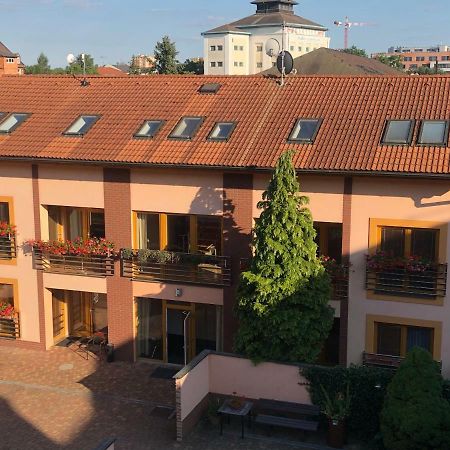 Hotel City Παρντούμπιτσε Εξωτερικό φωτογραφία