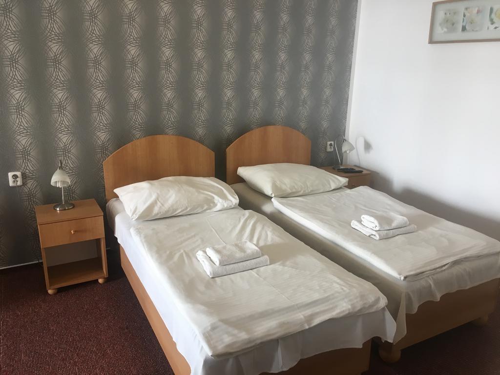 Hotel City Παρντούμπιτσε Εξωτερικό φωτογραφία