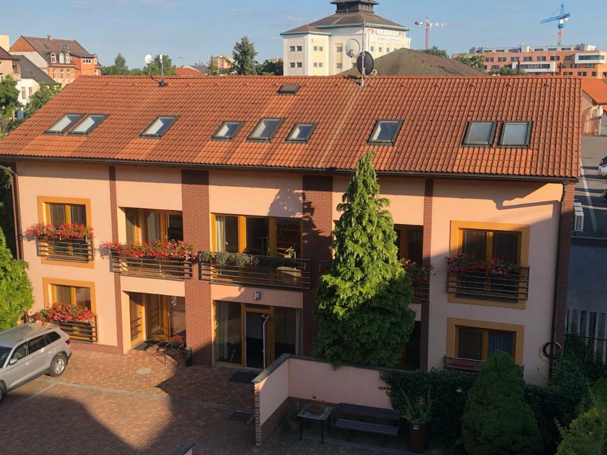 Hotel City Παρντούμπιτσε Εξωτερικό φωτογραφία